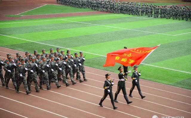 结业|川音新生军训结业，“兵教头”成绩单亮了