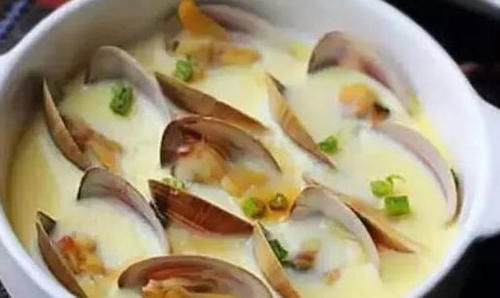 精选美食:蛤蜊蒸蛋,蘑菇油豆腐,荷兰豆炒猪耳朵,干煸杏鲍菇的做法