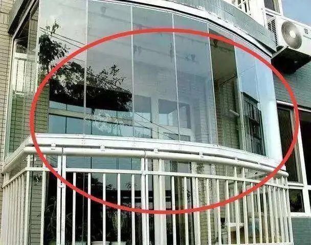 无框|封阳台不要用铝合金窗了,聪明人都装这种替代,懊悔现在才知道