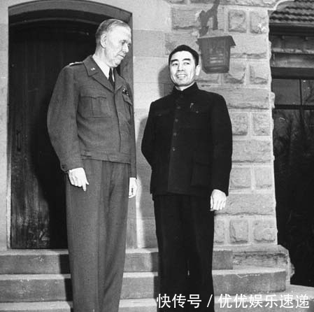 蒋介石身高只有169厘米,为什么一合影比大