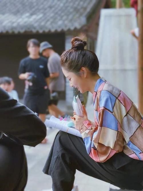 秃头|女人扎马尾时少犯这3个“错误”!不仅显脸大,还极易发际线后移