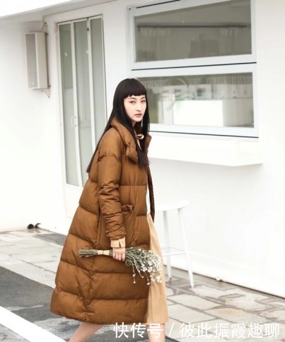 款式|白百合的羽绒服穿搭不显臃肿还耐看!款式基础配色清新,保暖好看