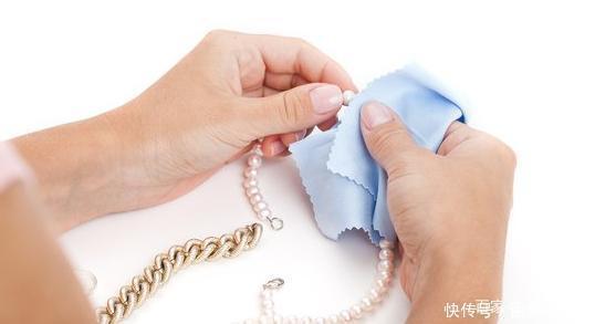 珠宝也要安全过冬,快来学学这些珠宝冬季养护小方法