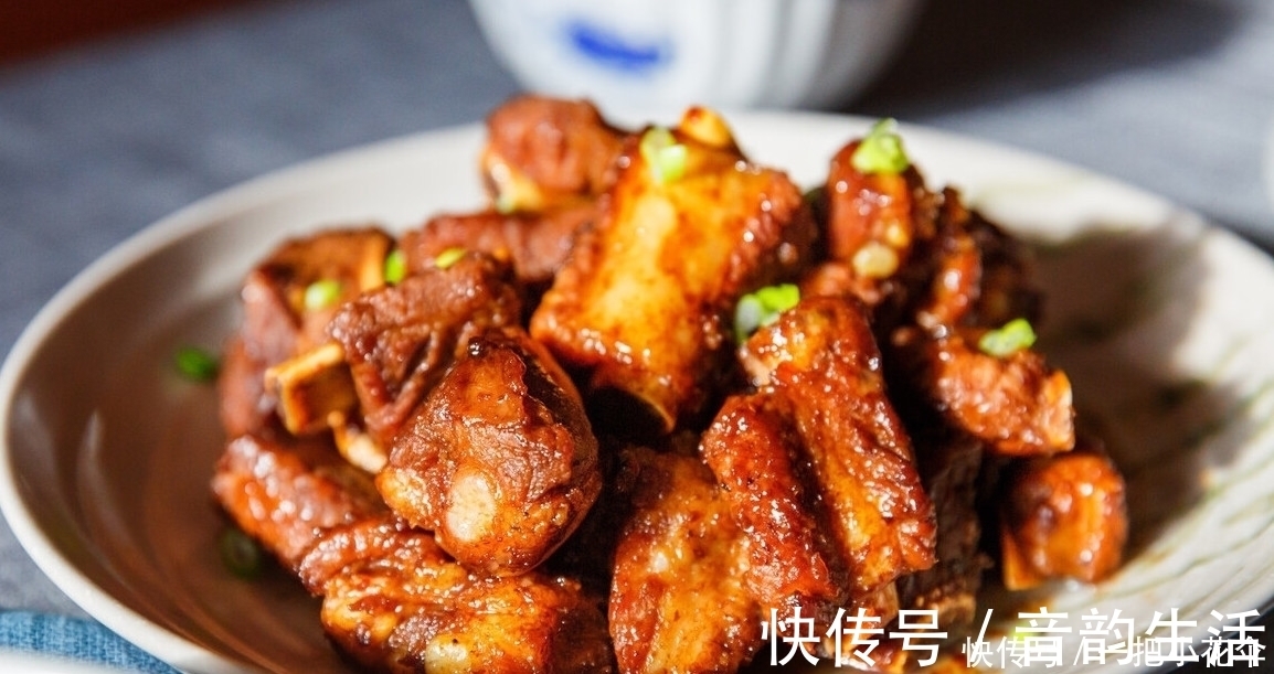 做糖醋排骨时,多加这一味食材,味道酸甜可口,更好吃了