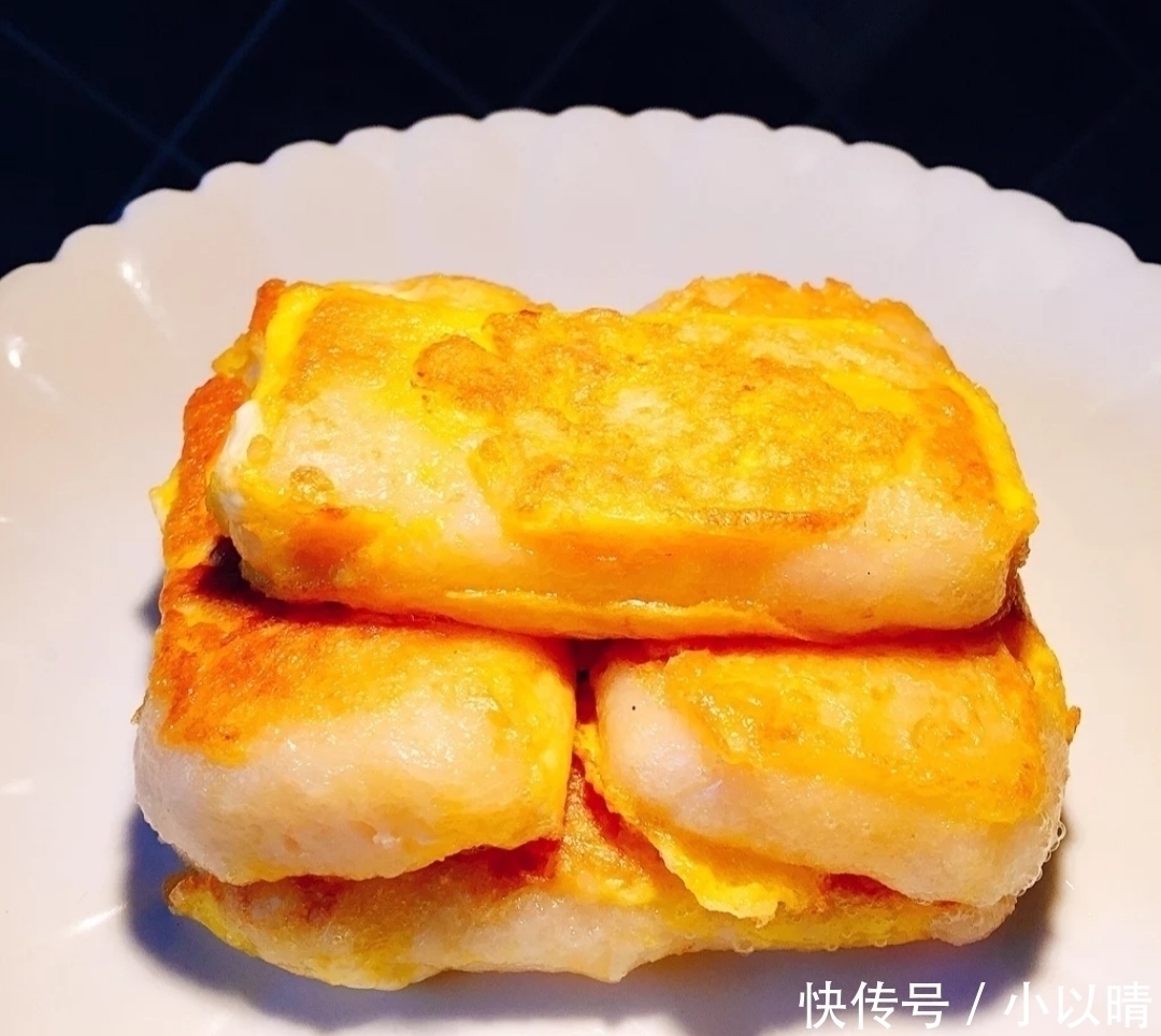 早餐就该吃此物,不放面粉,不醒面,喷香营养,刚出锅连吃3个