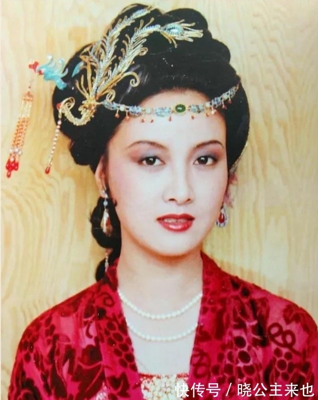 李纨@红楼梦:李纨和尤氏默契地支持了一回王熙凤,薛宝钗有苦难言