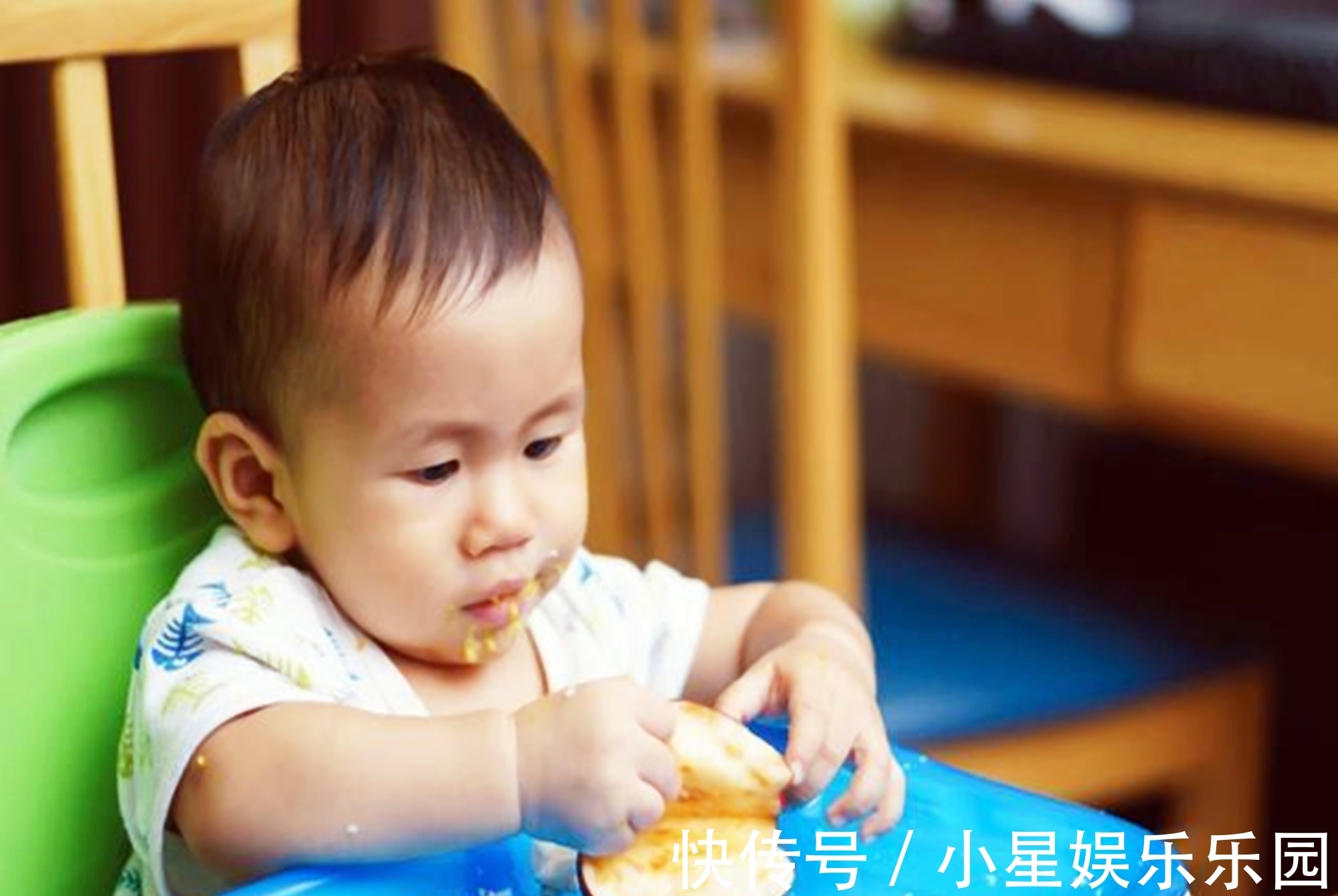 琳琳|孩子两岁前能吃“大人饭”吗?儿科医生:三岁前吃都算“毒辅食”