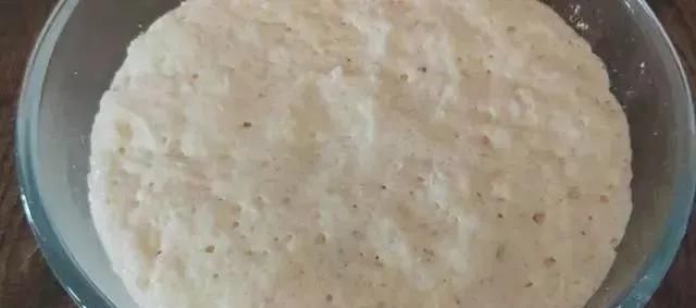 筷子|早餐饼的新吃法,不揉面不擀面,筷子一搅,比包子油条好吃,真香