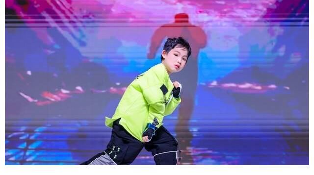 专访舞林新生代深圳人气之星 黄泊辰：继续努力，跳得更好