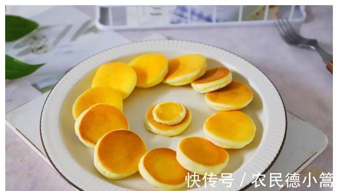 蛋黄|天冷了，这早餐成了孩子的最爱，一口一个营养好吃，平底锅就能做