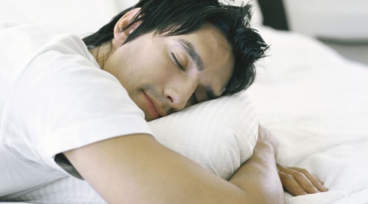 颈椎|朝左睡好还是朝右睡好?这3种常见睡姿,大有讲究