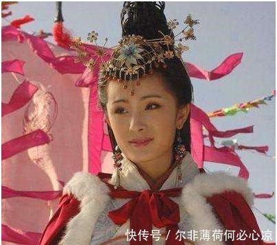 本是一个卑微的宫女,出宫后嫁给父子两人,还为一王朝续命百年!