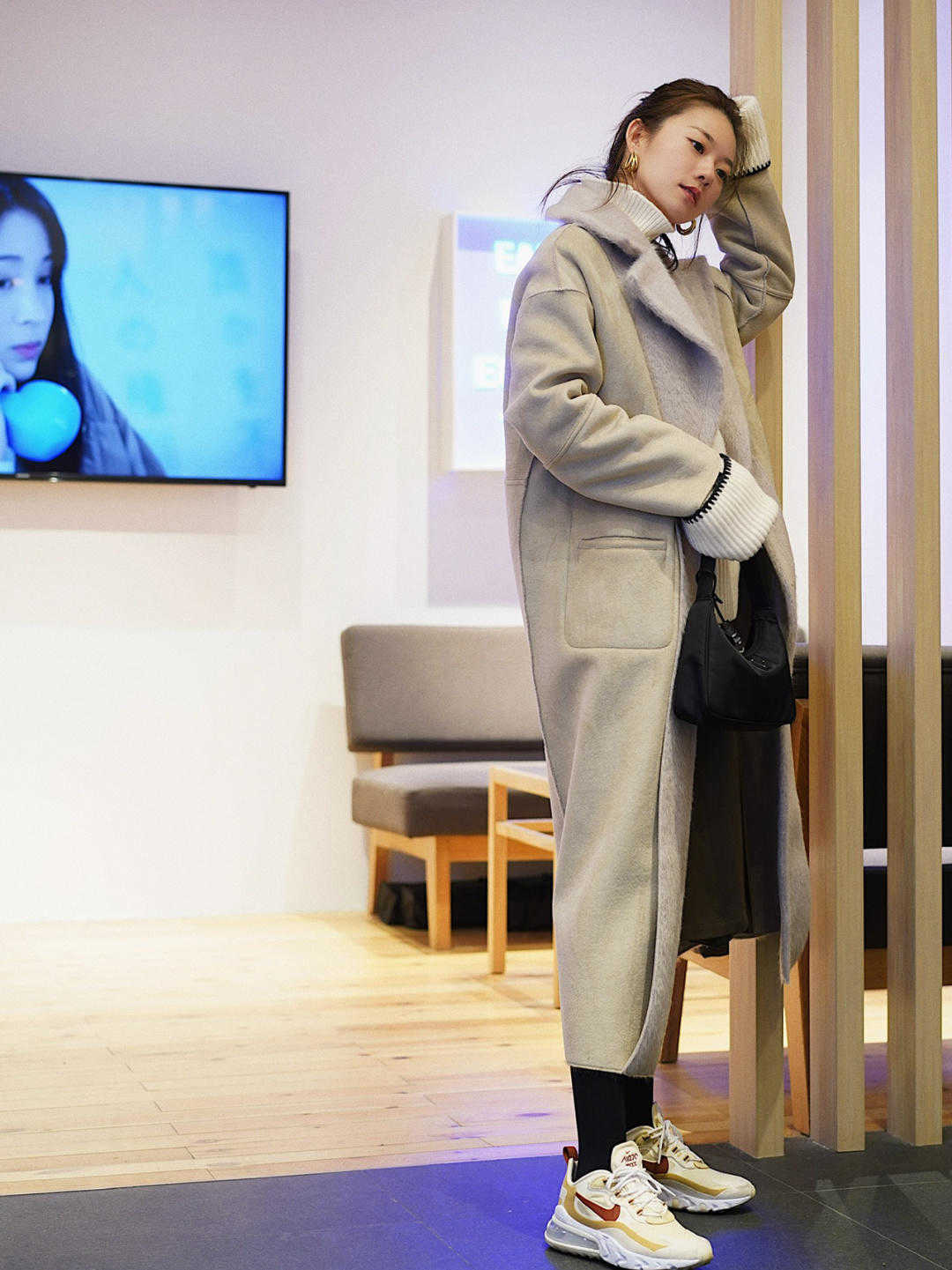 应季性|运动鞋到底有多百搭?裤装裙装都能配,上身效果一点不含糊