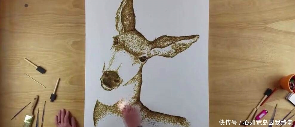 大吃一惊|男子用火药作画,随即亲手点燃了自己的作品,结果让人大吃一惊!