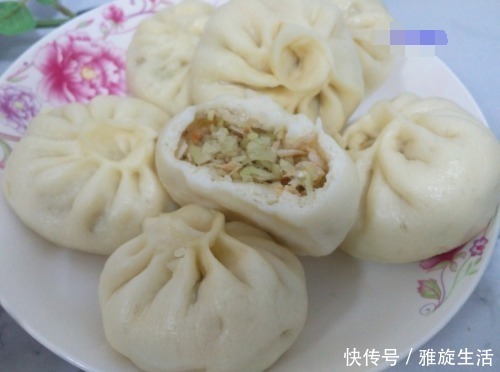 面团|这个包子没有肉却特别鲜,只用俩食材,一个负责香,一个负责鲜!