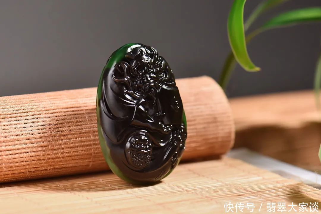 学会|行家买玉石翡翠是怎么做的?学会这六点,非常重要!