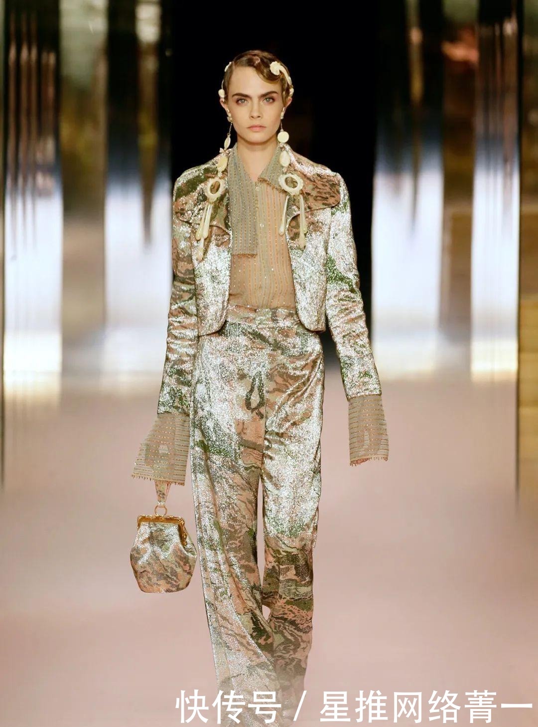 jones|黛米·摩尔走秀的FENDI2021高定秀,她们为艺术站台