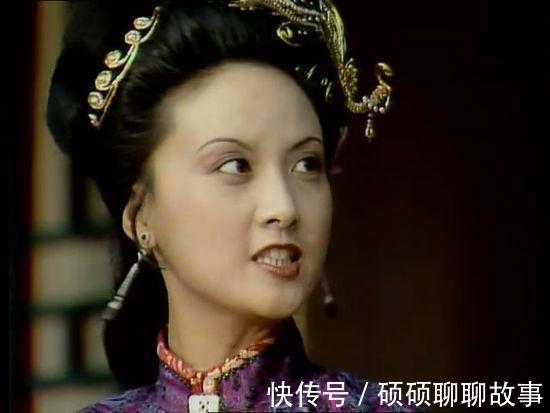 母亲|贾蓉在这个女人面前以儿子自称, 她是不是贾蓉的母亲呢