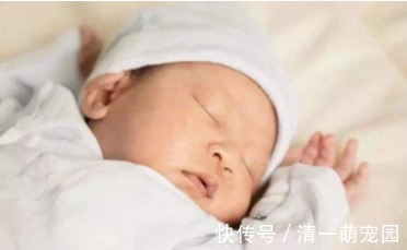 四仰八叉|宝宝的“睡姿”暗示不同性格,若你家娃是第3种,家长就偷着乐吧