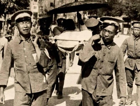 投降|曾经的抗战英雄庞炳勋，为何最后投降了日军，做了汉奸