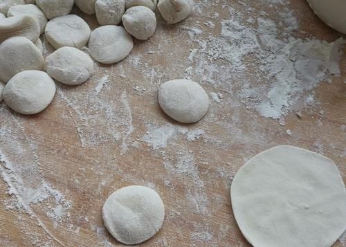 小年吃饺子,还是这馅好,寓意“包纳百财,百财进门”新年讨个好彩头