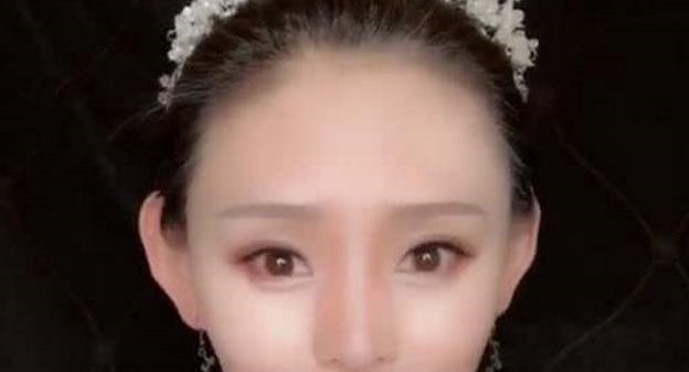 姑娘嫌自己像马云，没钱整容努力学习化妆，男人看后移不开眼