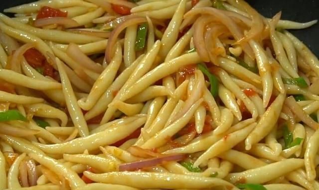 山药面|立秋后，多吃此菜，6块钱一斤，健脾暖胃，做成面食筋道又爽滑