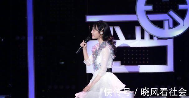 节目|李莎旻子晋级引争议,身上有着浓重湖南台风格,主持人都该稳重?