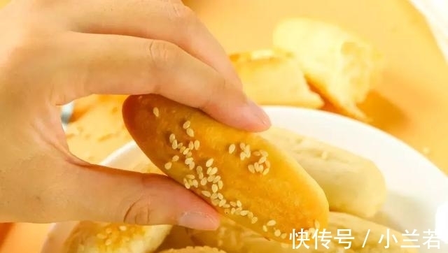 馒头|别只会做馒头，教你个新做法！既当早餐又当零食，好吃得不像话