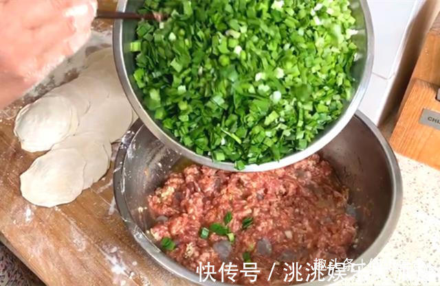 包饺子|包韭菜馅饺子,切记不要放这2样,10人9人不懂,难怪饺子不鲜香!