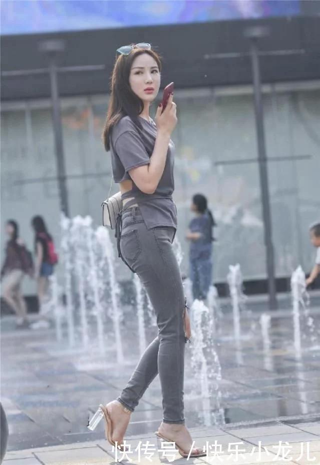  寒腿|阿姨穿破洞牛仔裤，破洞越磨越大，不怕老寒腿？