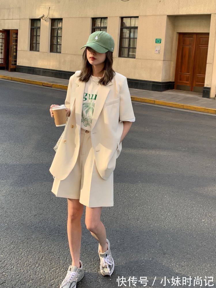 鱼尾裙|日常穿搭:休闲西装的雅、酷、甜,让它在今夏十分流行