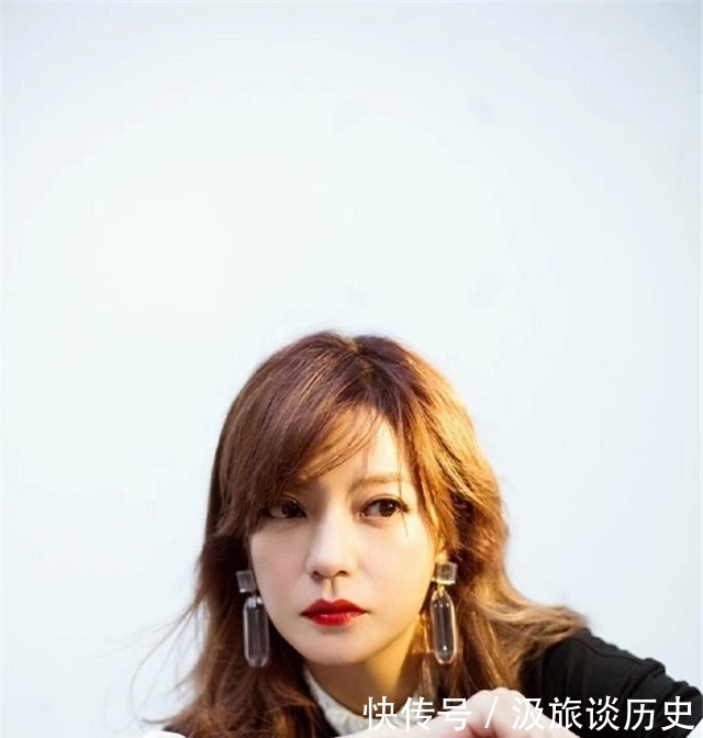 颧骨|女人脸上有这3个“特征”,年纪越大越显老,中1个颜值都一言难尽