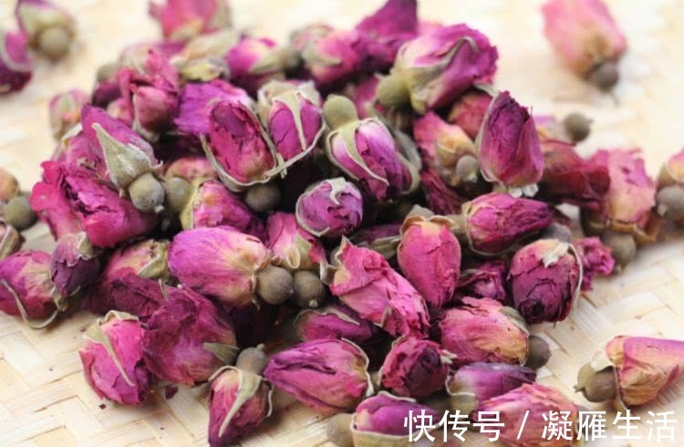肝气郁结|玫瑰花和此物一起泡,每天一杯,美白祛斑,气血足了,脸色更红润