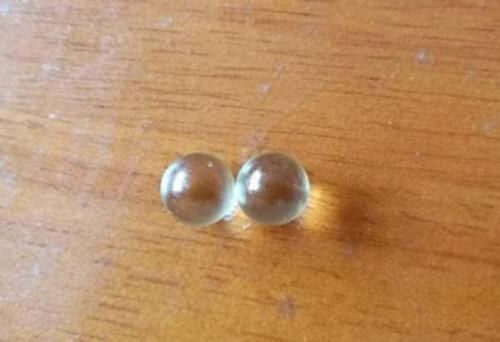 员工|茅台酒瓶口珠子是玻璃还是水晶?茅台内部员工这样透漏,这两颗珠子有啥用呢