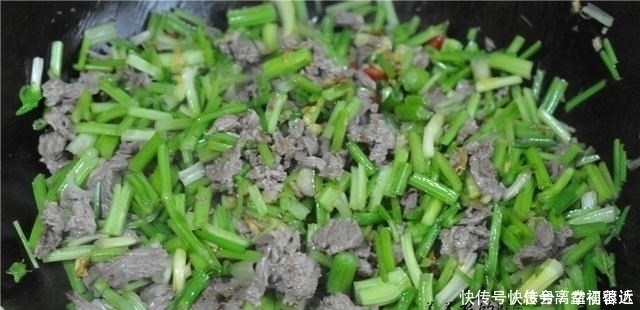 切法|炒牛肉，先用“它”泡一泡，随你怎么炒都不老，很多人还不知道！