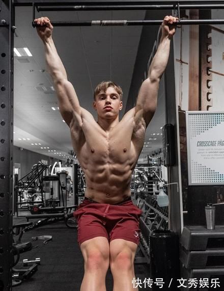 黄哲勋|他14岁开始健身,18岁一身肌肉炸裂,却被网友嘲健身早,长不高