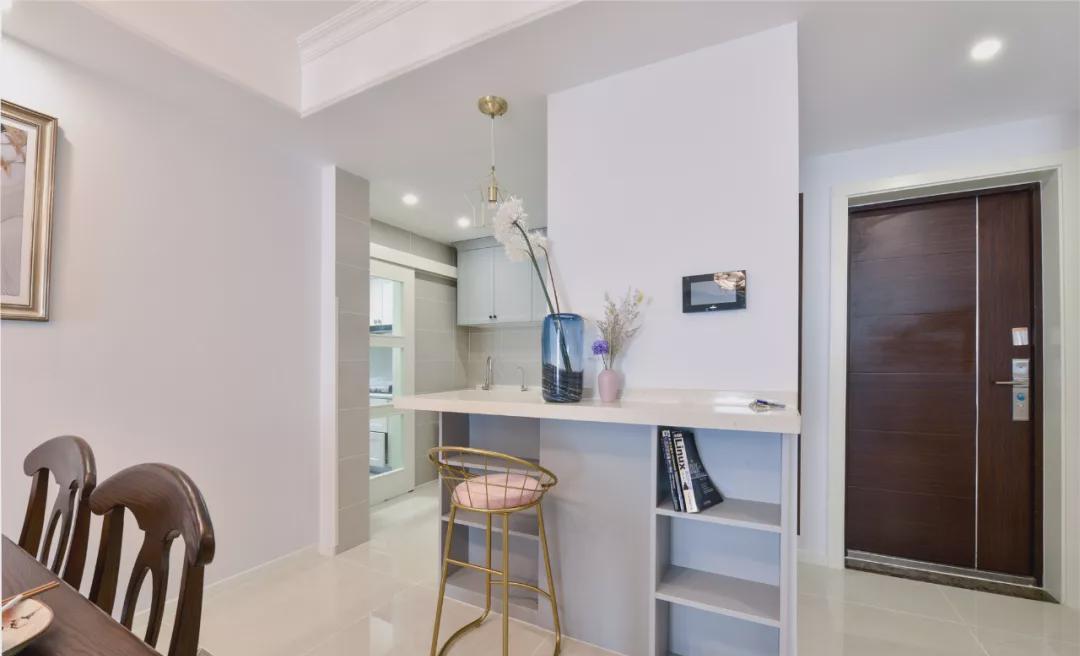 齐家云云|142平美式四居室,户型方正,色调浪漫又温馨,以后有房也这样装