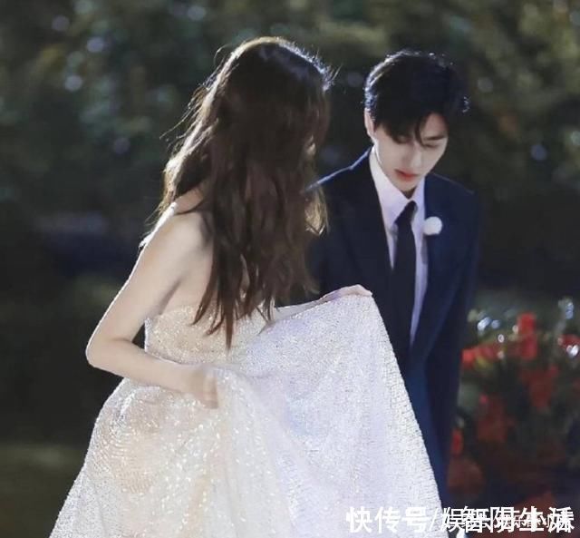 跑男团出游蔡徐坤晒与Lucas海上合照,路透不见宋雨琦身影