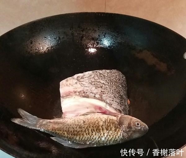 鱼头|鱼头二吃:嫩滑香甜的酱蒸大鱼头;味道鲜美的豆腐滚鱼汤;来试试