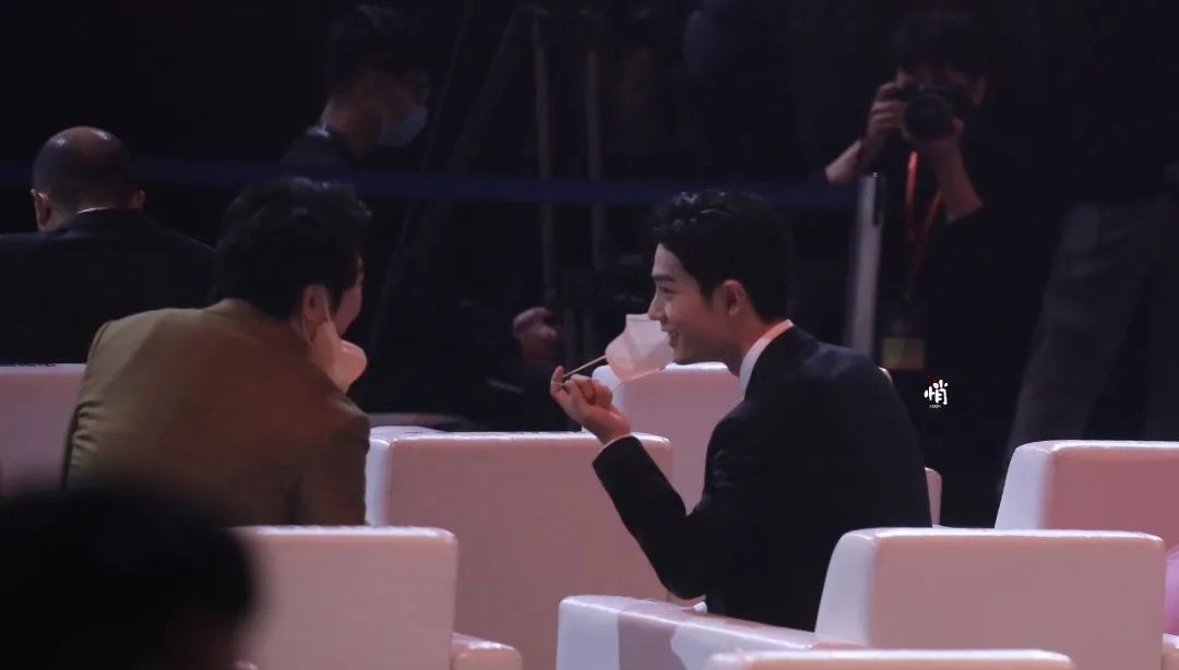 岁岁平安 肖战惊喜出镜《王牌》,感谢出道贵人李宇春,与平台冰释前嫌?