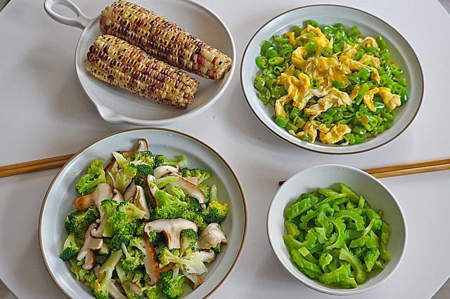 好吃|天太热，午餐随手做了4道菜，简单又家常，却格外好吃，全光盘