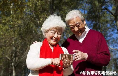 甲状腺激素|家里有老人失眠的,1种叶子煮茶5分钟,养心助眠,睡得舒舒服服