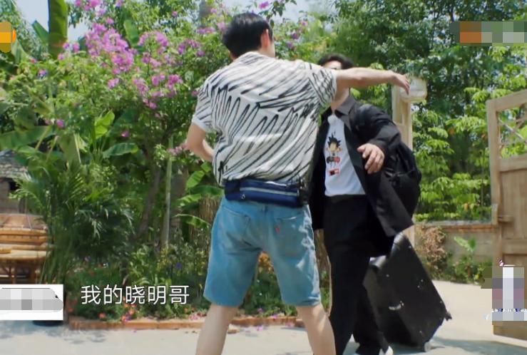 黄晓明 蘑菇屋迎来最“特殊”客人,不想吃黄磊做的饭,何老师劝说也没用