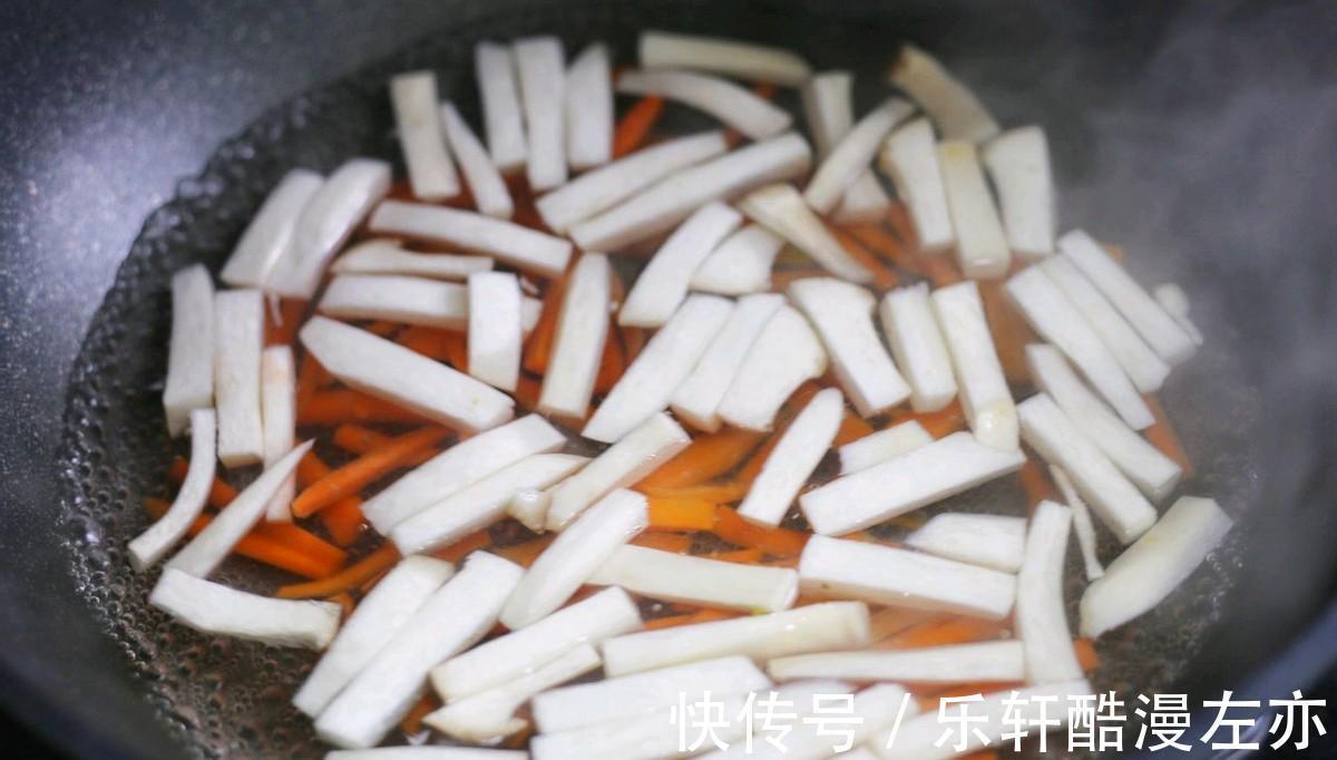鲜美|3种素菜搭配在一起炒，鲜美又营养，味道清新爽口，给肉都不换