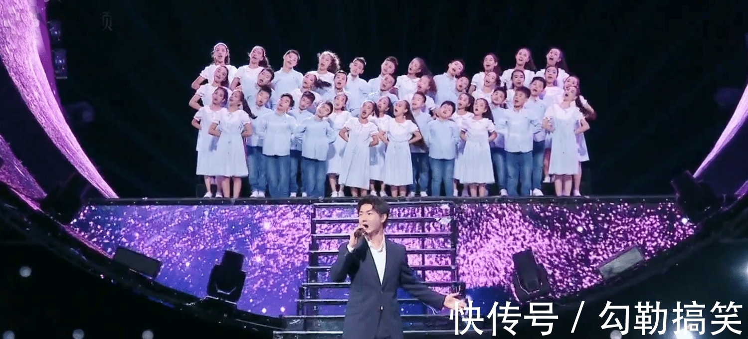 人民日报|央视七夕晚会演绎古风之美,8人主持团成亮点,《人民日报》官微点赞周深《画绢》