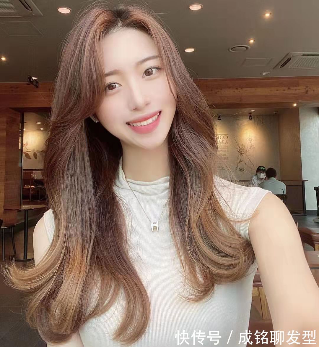 底色|今年这三种颜色很流行,选对头发颜色显白又时尚,洋气又显年轻