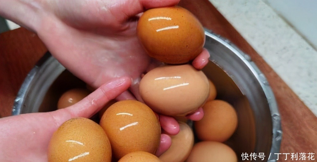 农村老奶奶教你做卤鸡蛋,秘制配方,不加任何香料,卤香味浓!