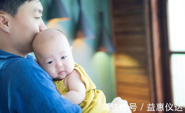 动作|宝宝对妈妈做的这些攻击性动作,其实是他表达爱意的方式,别打他