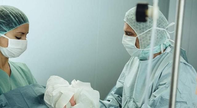 产检|孕妈妈生活习惯,会影响到胎儿的生活环境,羊水质量差和它们有关